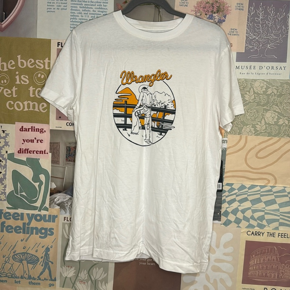 NWT Wrangler Women’s White T-Shirt Cowboy Sunset